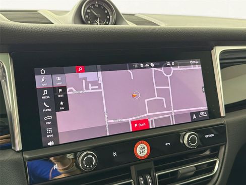 Certified 2026 Porsche Macan AWD/4WD image 22