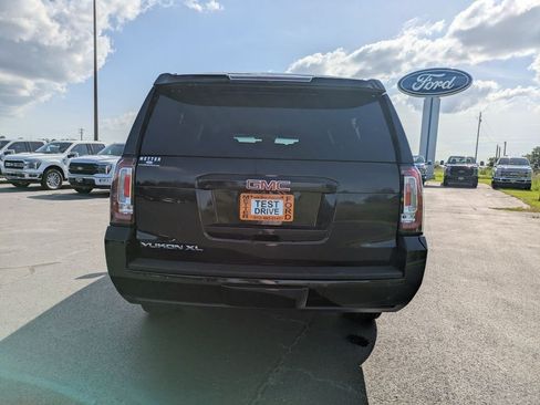 Used 2017 GMC Yukon XL SLT AWD/4WD image 5
