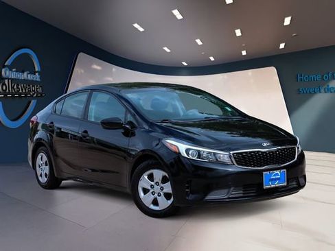 Used 2017 Kia Forte LX image 1
