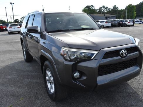 Used 2018 Toyota 4Runner SR5 RWD image 4