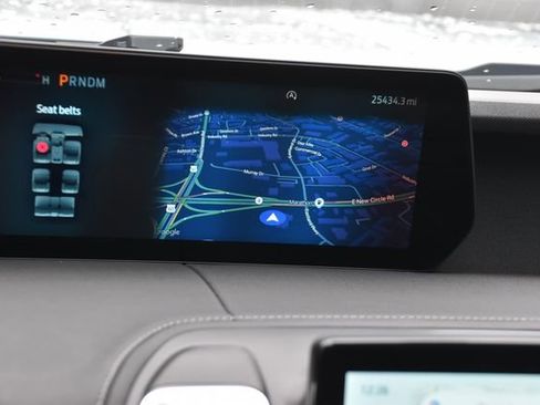 Used 2025 Ford Expedition Platinum image 22