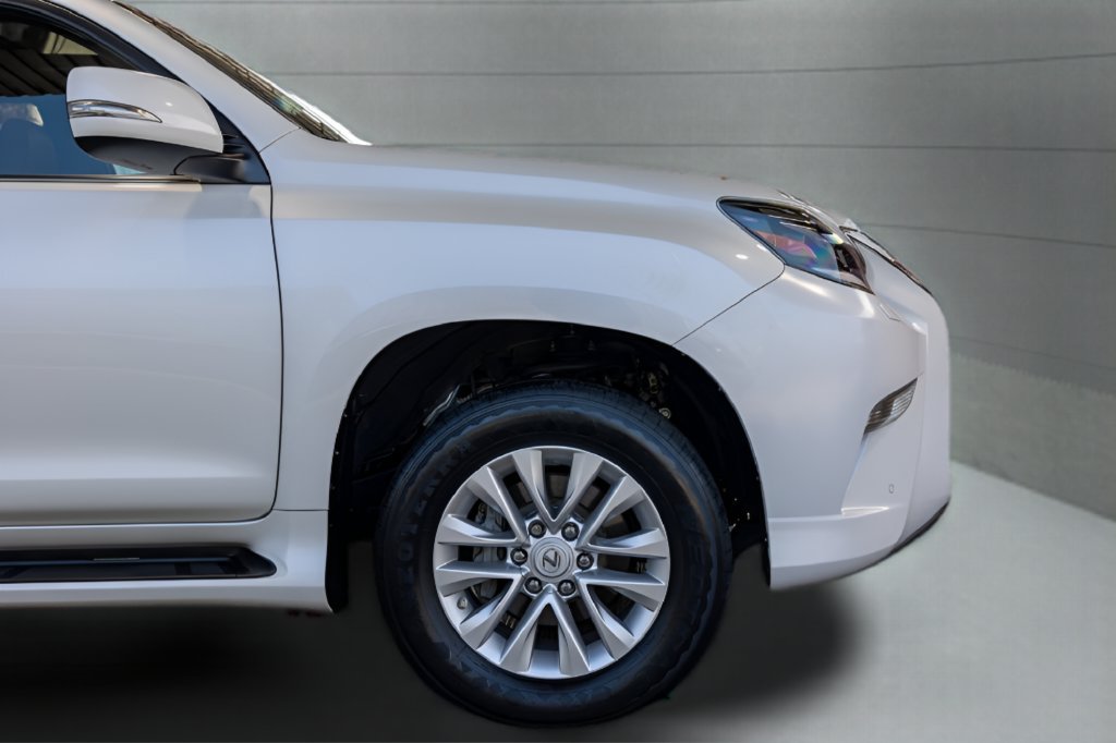Used 2021 Lexus GX 460 Premium w/ Premium Package AWD/4WD image 10