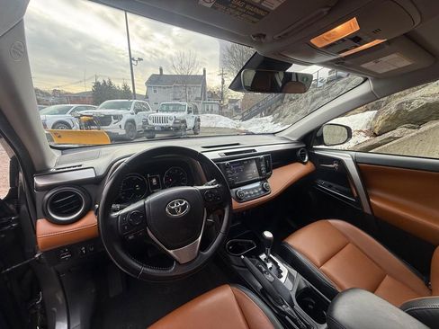 Used 2016 Toyota RAV4 Limited image 15