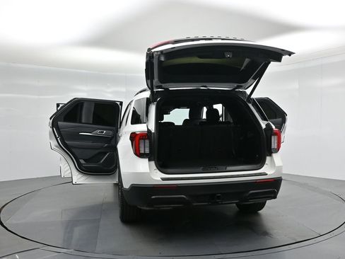 Certified 2025 Ford Explorer ST-Line w/ Premium Package image 36