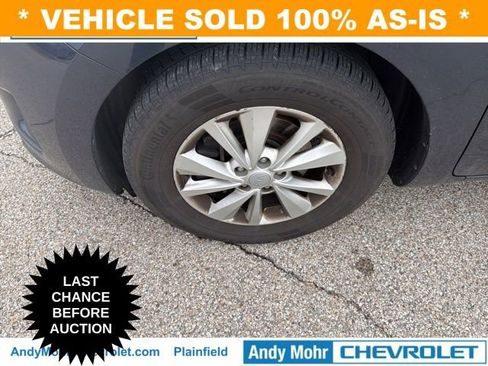 Used 2017 Kia Sedona LX w/ LX Essentials Premium Package image 9