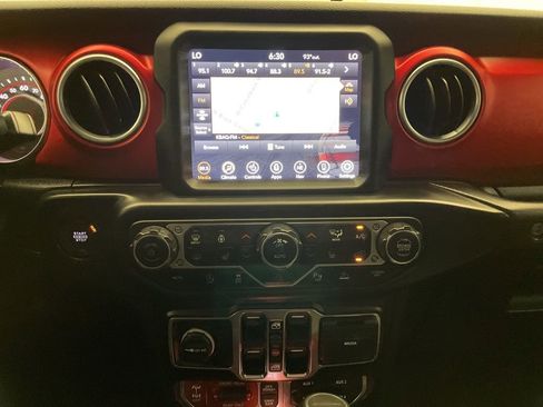 Used 2020 Jeep Gladiator Rubicon image 16