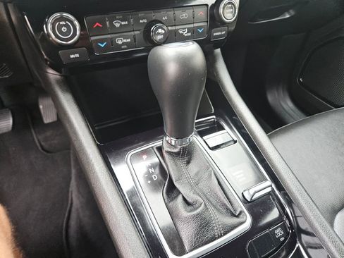 Used 2025 Jeep Compass Limited AWD/4WD image 28
