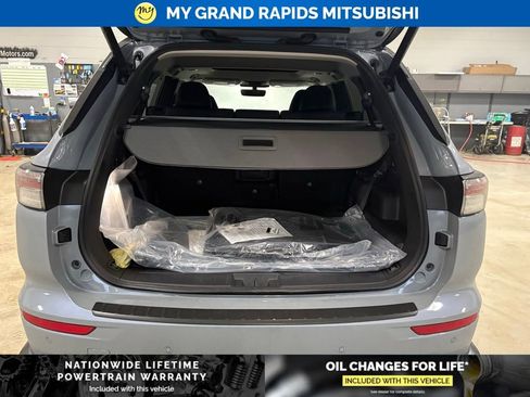 New 2026 Mitsubishi Outlander AWD image 17