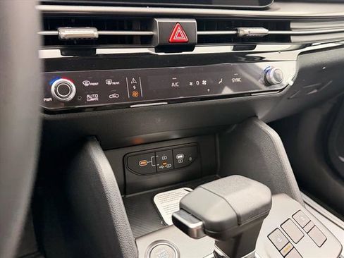 New 2026 Kia Sportage EX image 17