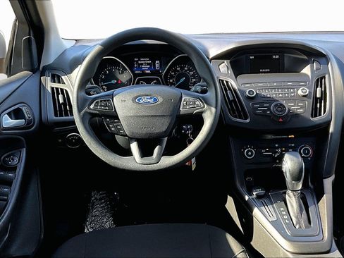 Used 2018 Ford Focus SE image 5