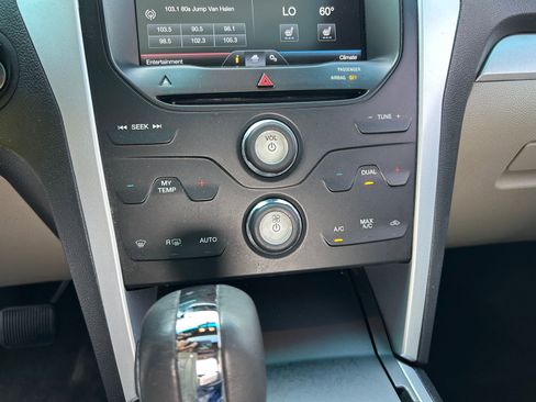 Used 2015 Ford Explorer XLT w/ Equipment Group 202A image 24