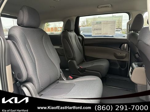 New 2026 Kia Carnival LX FWD image 14