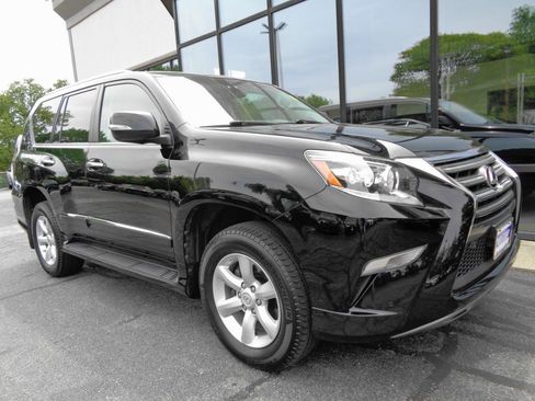 Used 2018 Lexus GX 460 w/ Navigation Package AWD/4WD image 3