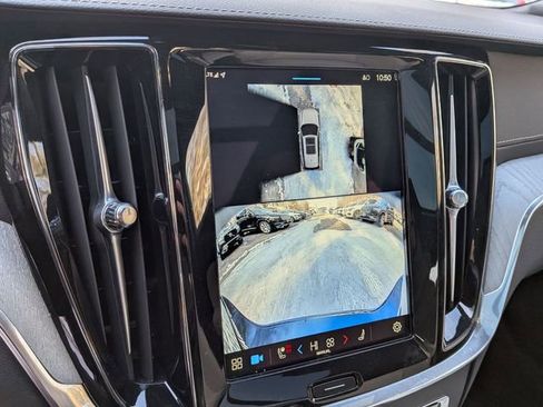 Certified 2025 Volvo V60 B5 Cross Country Ultra image 11