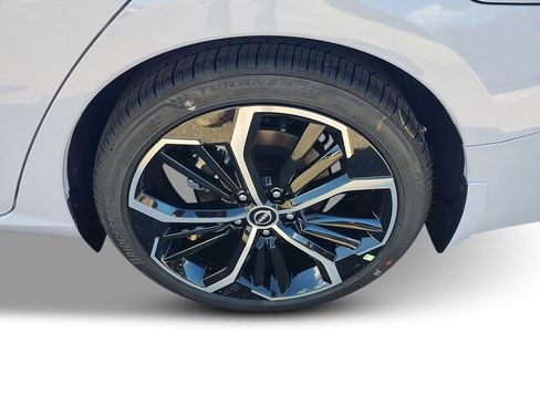 New 2025 Nissan Altima 2.5 SR w/ SR Premium Package image 11