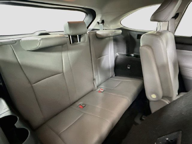 Used 2023 Toyota Highlander XLE AWD/4WD image 27