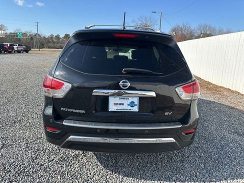 Used 2016 Nissan Pathfinder SV image 4
