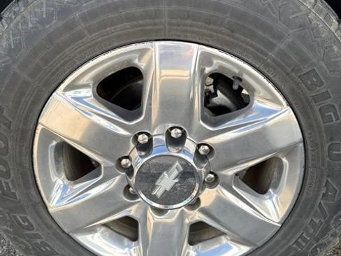 Used 2020 Chevrolet Silverado 2500 LTZ w/ LTZ Plus Package AWD/4WD image 10
