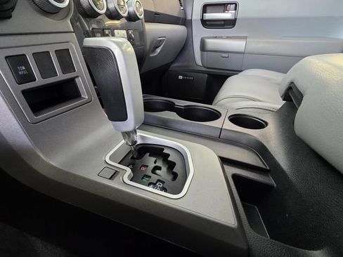 Used 2016 Toyota Sequoia Limited w/ Safety & Convenience Package RWD image 26