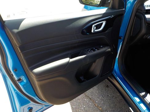 New 2025 Jeep Compass Latitude w/ Altitude Special Edition image 20