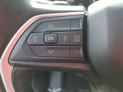 Used 2021 Jeep Grand Cherokee L Limited AWD/4WD image 15