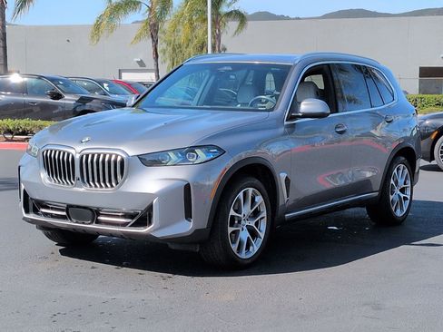 Certified 2024 BMW X5 sDrive40i w/ Premium Package RWD image 5