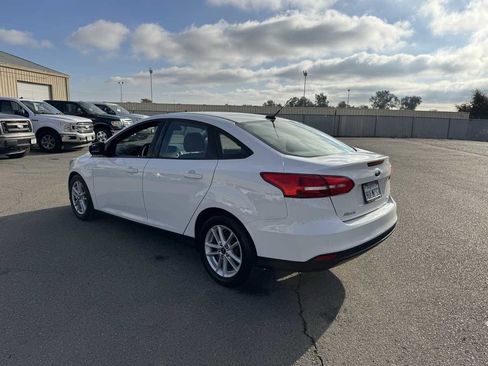 Used 2017 Ford Focus SE image 8