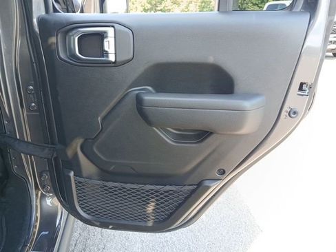 Used 2025 Jeep Gladiator Sport image 44