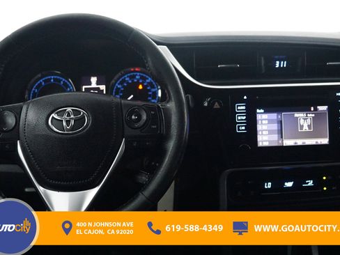 Used 2017 Toyota Corolla SE w/ Carpet Mat Package (TMS) FWD image 5