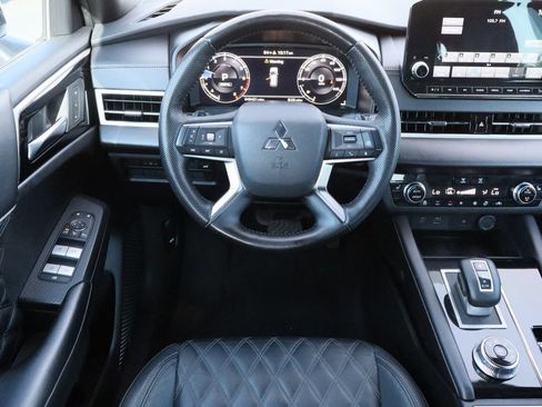 Used 2023 Mitsubishi Outlander SEL image 23