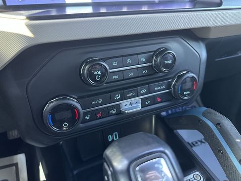 Used 2023 Ford Bronco Wildtrak AWD/4WD image 19