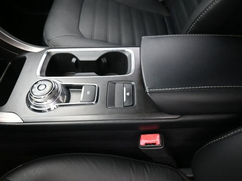 Used 2018 Ford Fusion SE image 13