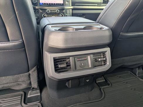 Used 2024 Ford F250 Lariat w/ Lariat Ultimate Package AWD/4WD image 17