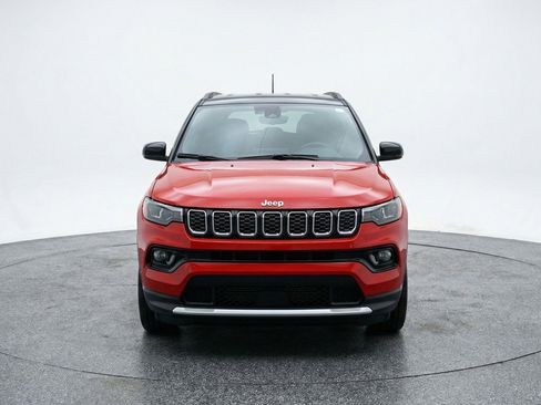 Used 2025 Jeep Compass Limited image 2