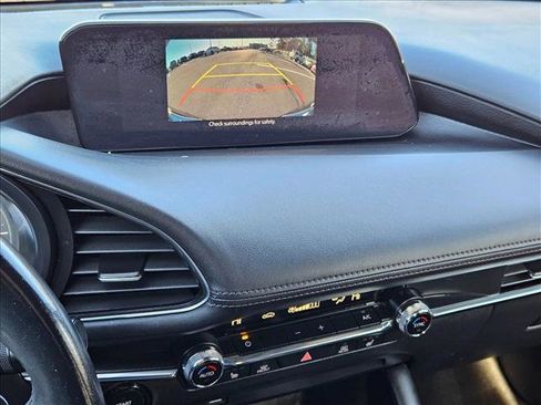 Used 2019 MAZDA MAZDA3 Hatchback w/ Premium Package image 9