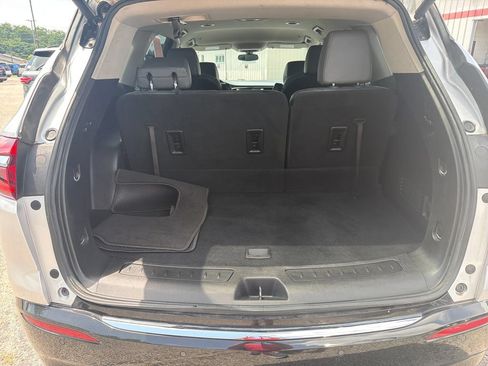 Used 2020 Buick Enclave Essence AWD/4WD image 9