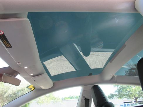 Used 2025 Tesla Model 3 RWD image 18