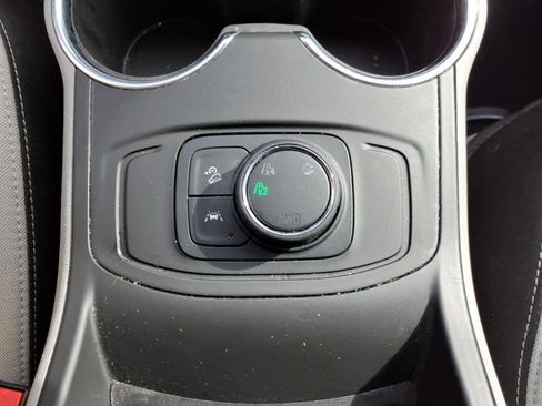 Used 2022 GMC Terrain SLE image 11