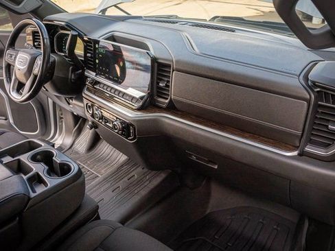 Used 2022 GMC Sierra 1500 SLE image 34