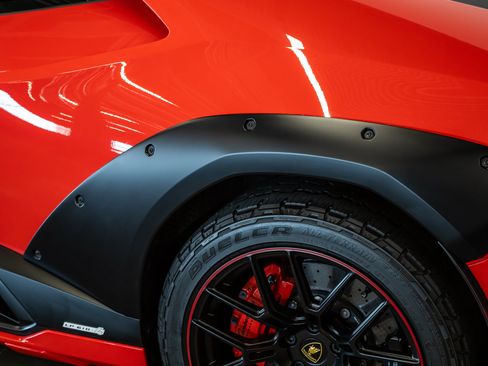 Used 2024 Lamborghini Huracan Sterrato AWD/4WD image 28
