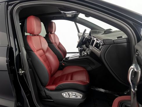 Certified 2023 Porsche Macan S AWD/4WD image 39