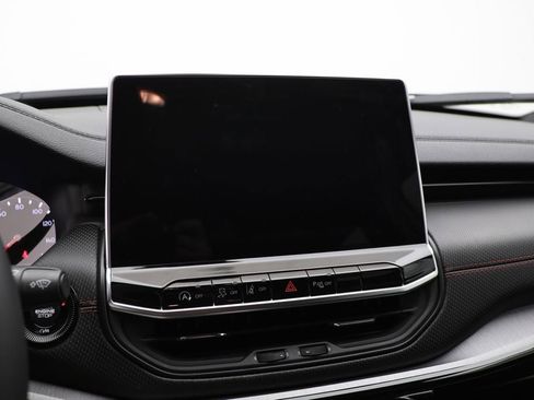 Used 2024 Jeep Compass Trailhawk image 18