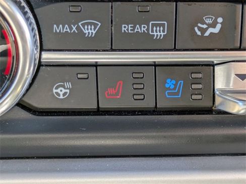 Certified 2024 Ford Expedition XLT image 22