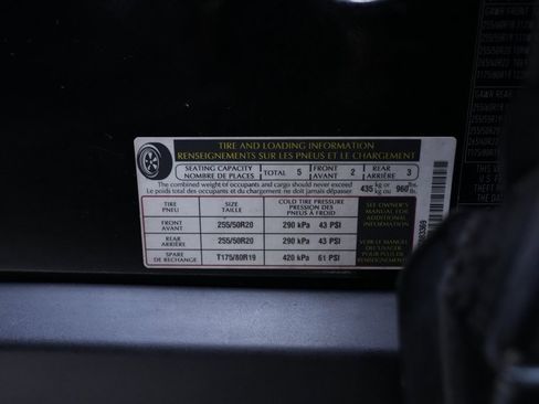 Used 2017 Jaguar F-PACE R-Sport image 65