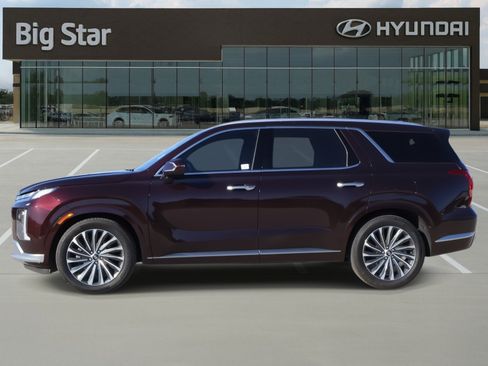 Used 2023 Hyundai Palisade Calligraphy FWD image 2