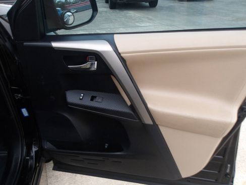 Used 2013 Toyota RAV4 Limited image 9