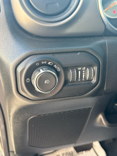 Used 2022 Jeep Wrangler Unlimited Sport AWD/4WD image 19