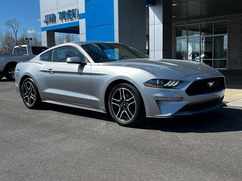 Used 2022 Ford Mustang Premium image 2