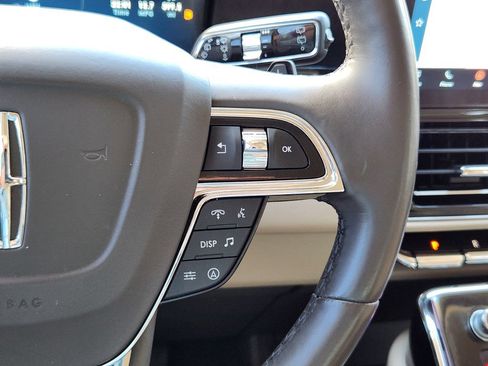 Used 2022 Lincoln Navigator 4WD image 18