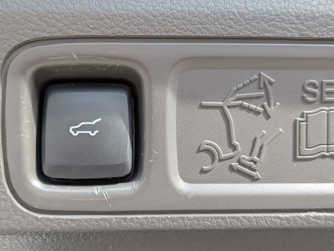 Used 2021 Ford Expedition Max Limited image 14